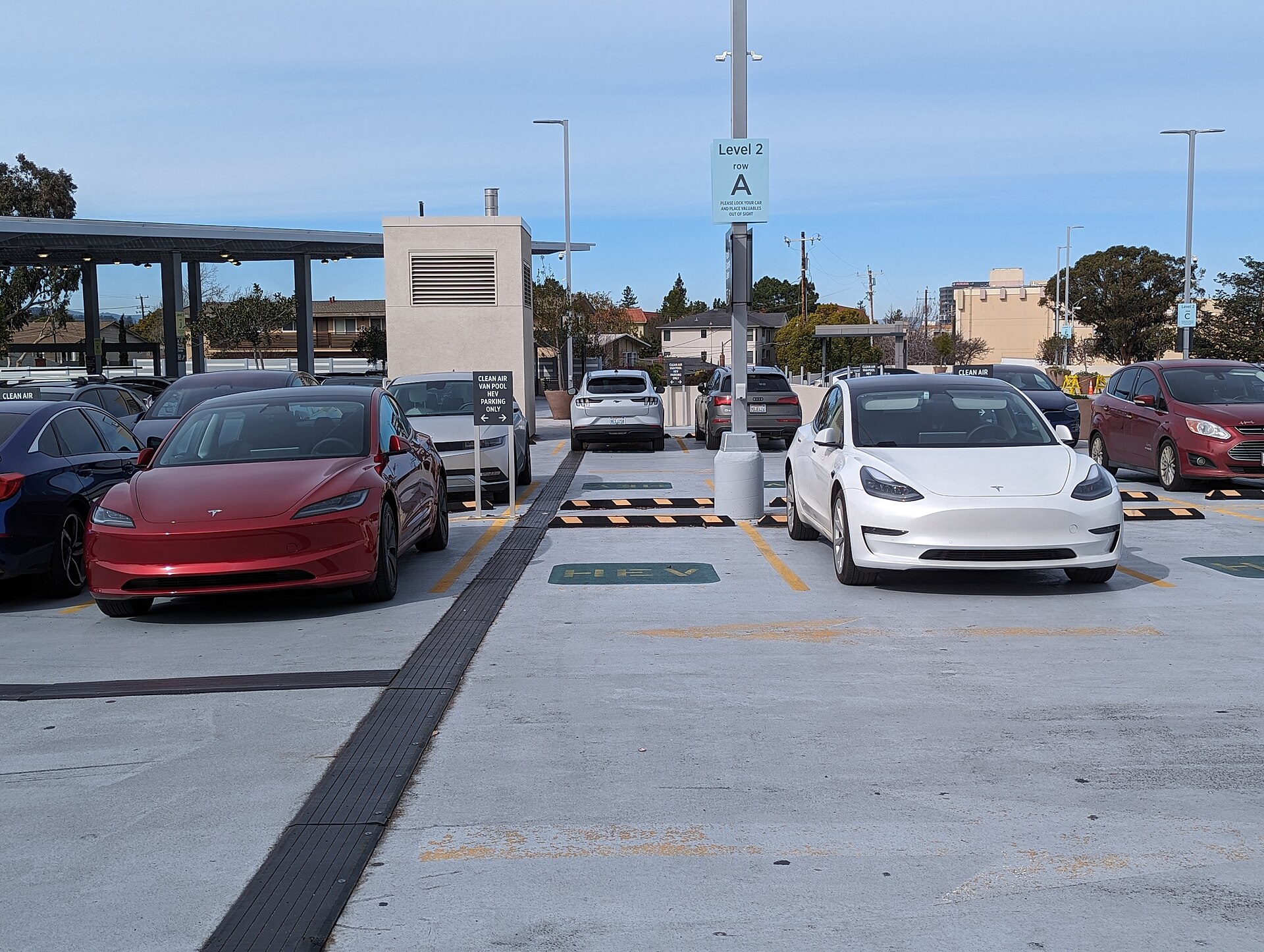 Tesla Model 3 Dual Motor AWD (660 km WLTP)