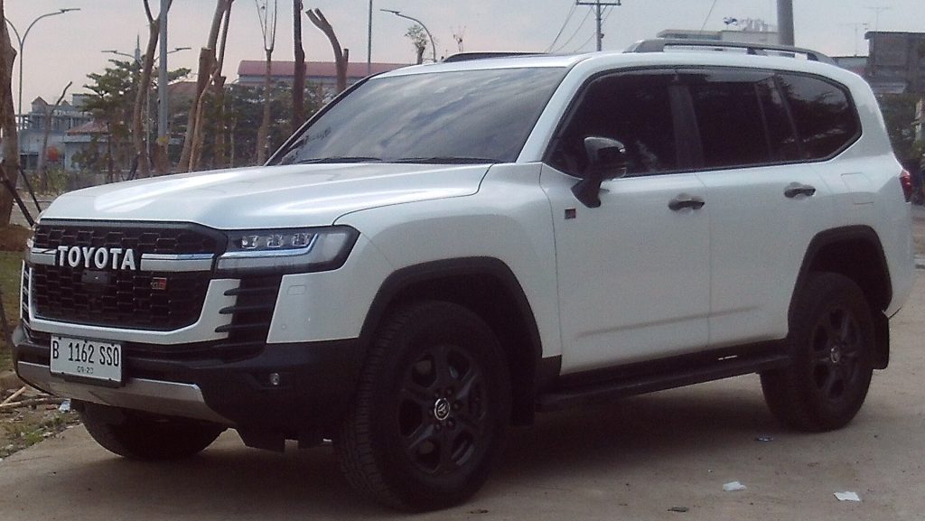 Toyota Land Cruiser 300 GR-S Diesel FJA300R-GNUSY